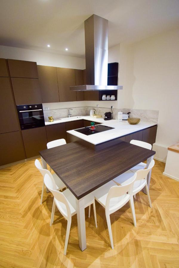 Sibilla Suite Apartment - Via Piella 14 Bolonya Dış mekan fotoğraf