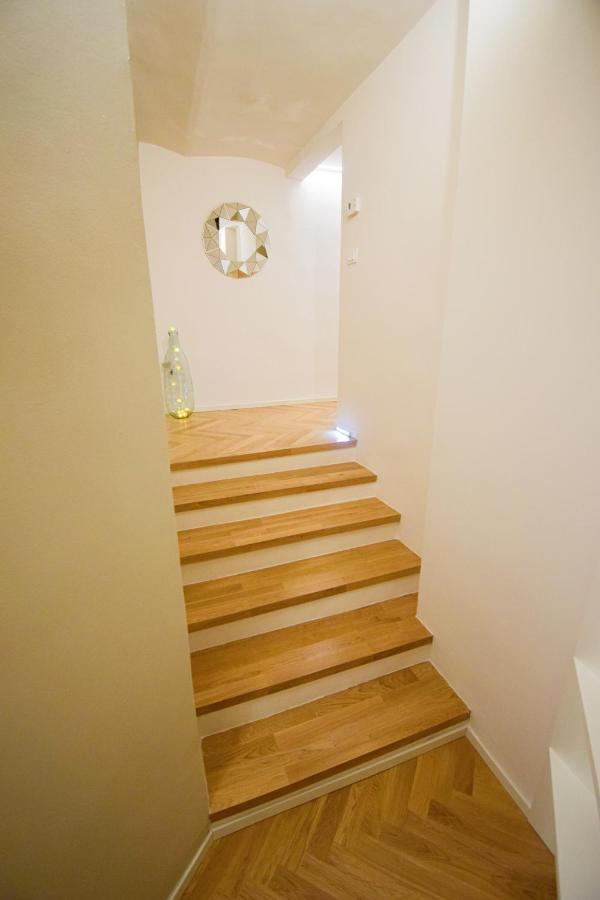 Sibilla Suite Apartment - Via Piella 14 Bolonya Dış mekan fotoğraf